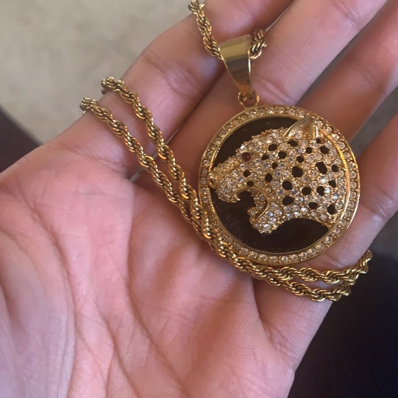Gold Jaguar necklace - Picture 2 of 2